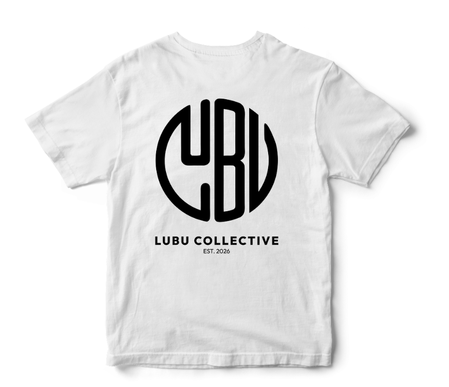 LUBU COLLECTIVE Monogramm Tee – Rückansicht mit großem Rückenprint